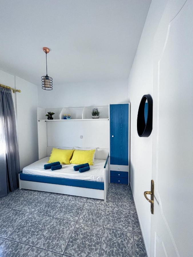 Coastline Apartment Néa Péramos Kültér fotó
