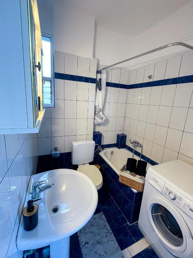 Coastline Apartment Néa Péramos Kültér fotó