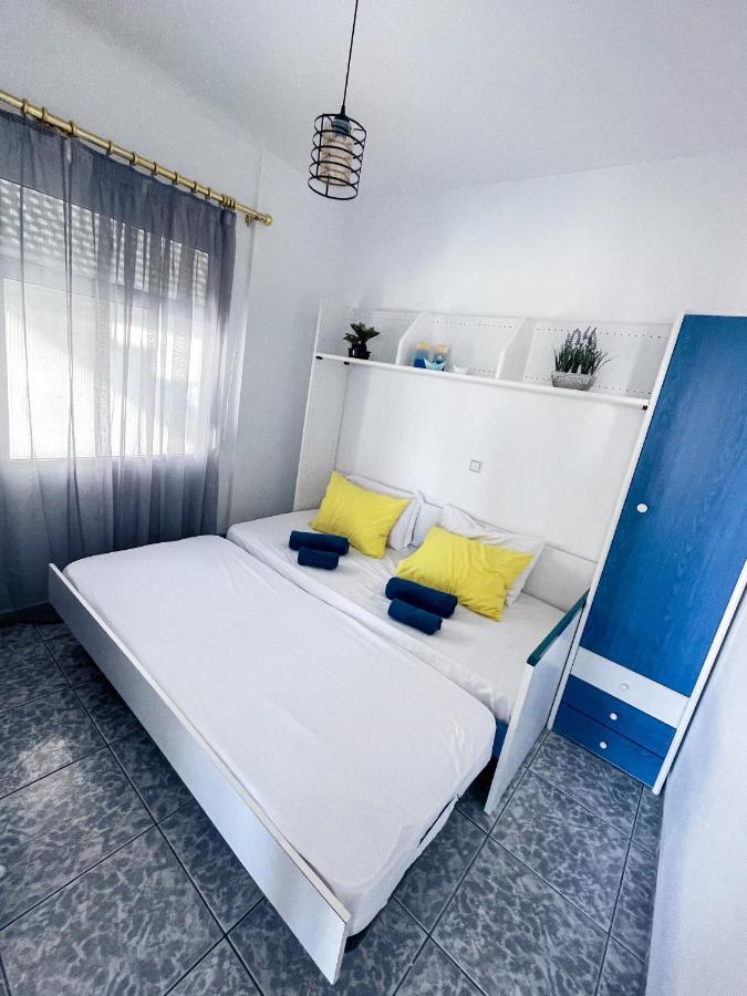 Coastline Apartment Néa Péramos Kültér fotó