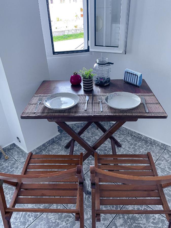Coastline Apartment Néa Péramos Kültér fotó