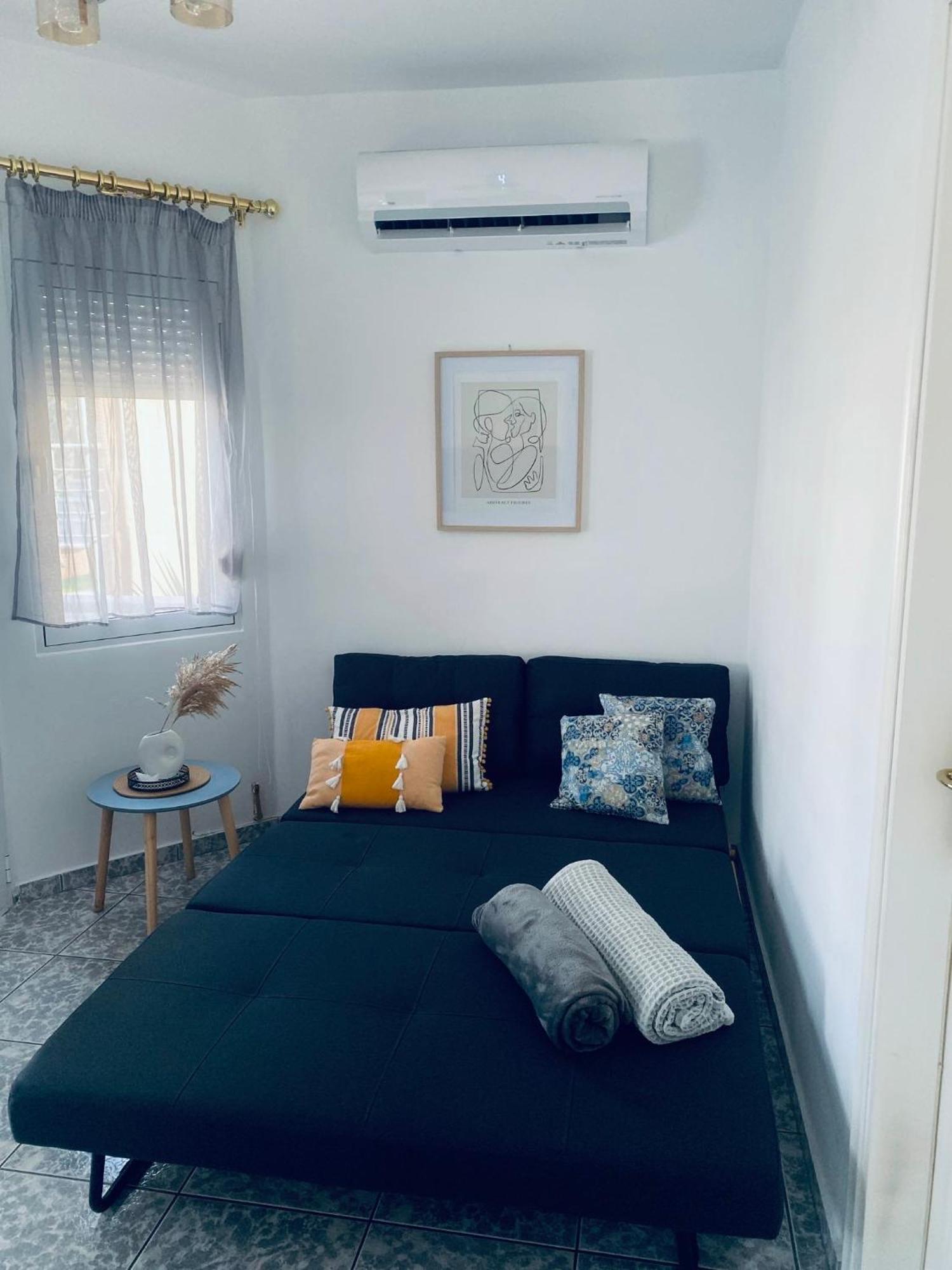 Coastline Apartment Néa Péramos Kültér fotó