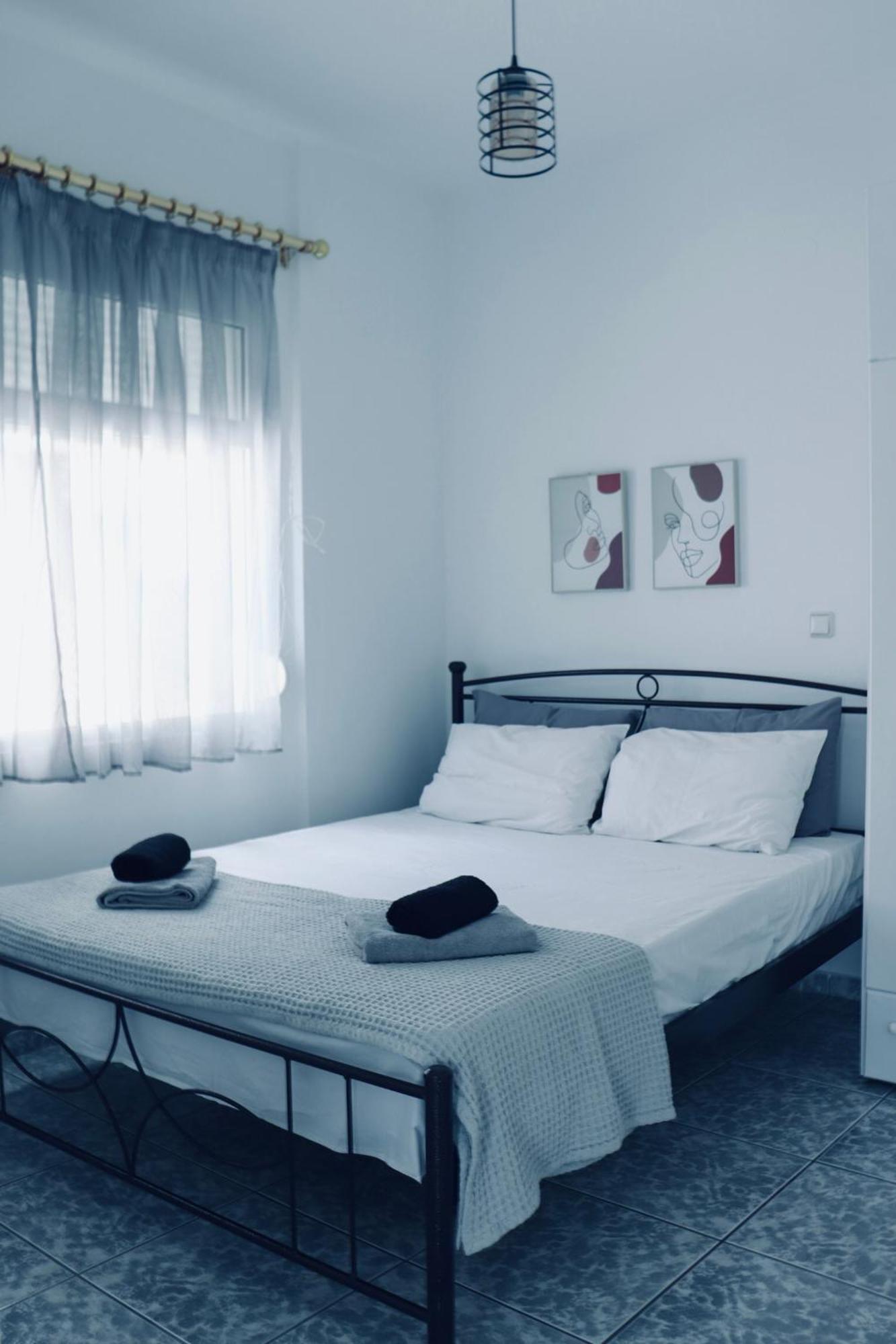 Coastline Apartment Néa Péramos Kültér fotó
